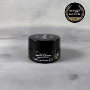 Must Pässik. Pinguldav silmakreem