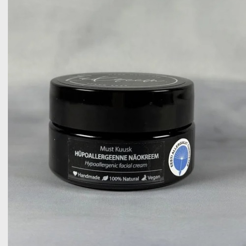 Must Kuusk. Hüpoallergeenne taastav kreem näole